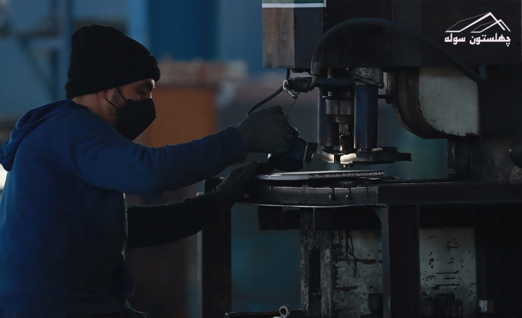 برش قطعات فلزی سوله با دستگاه CNC 1 1024x624