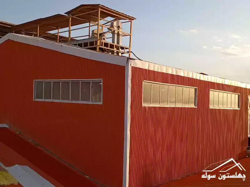 نمای بیرونی سوله صنعتی ساخته‌شده با انواع ساندویچ پانل سقفی و دیواری