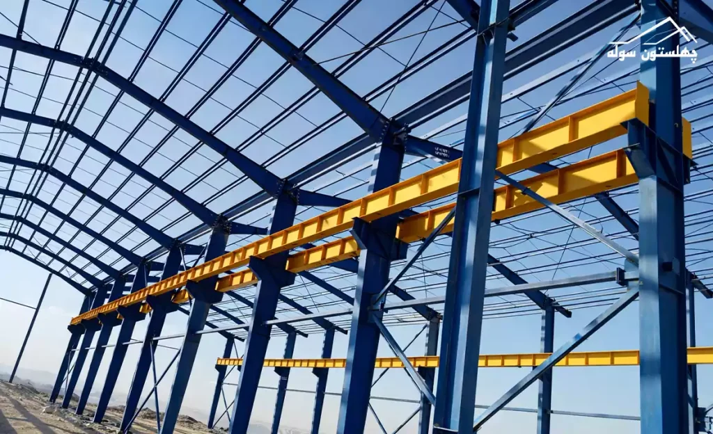 قاب فلزی سوله با تیرهای افقی و عمودی، طراحی مهندسی برای افزایش عمر مفید سوله و ایمنی سازه